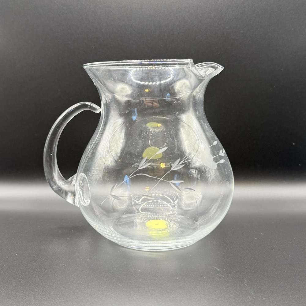 Vintage Princess House Heritage #6134 Crystal Ice Lip Pitcher 32 oz. 1980's